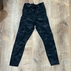 Athleta Ultimate Camo 7/8 Tight
